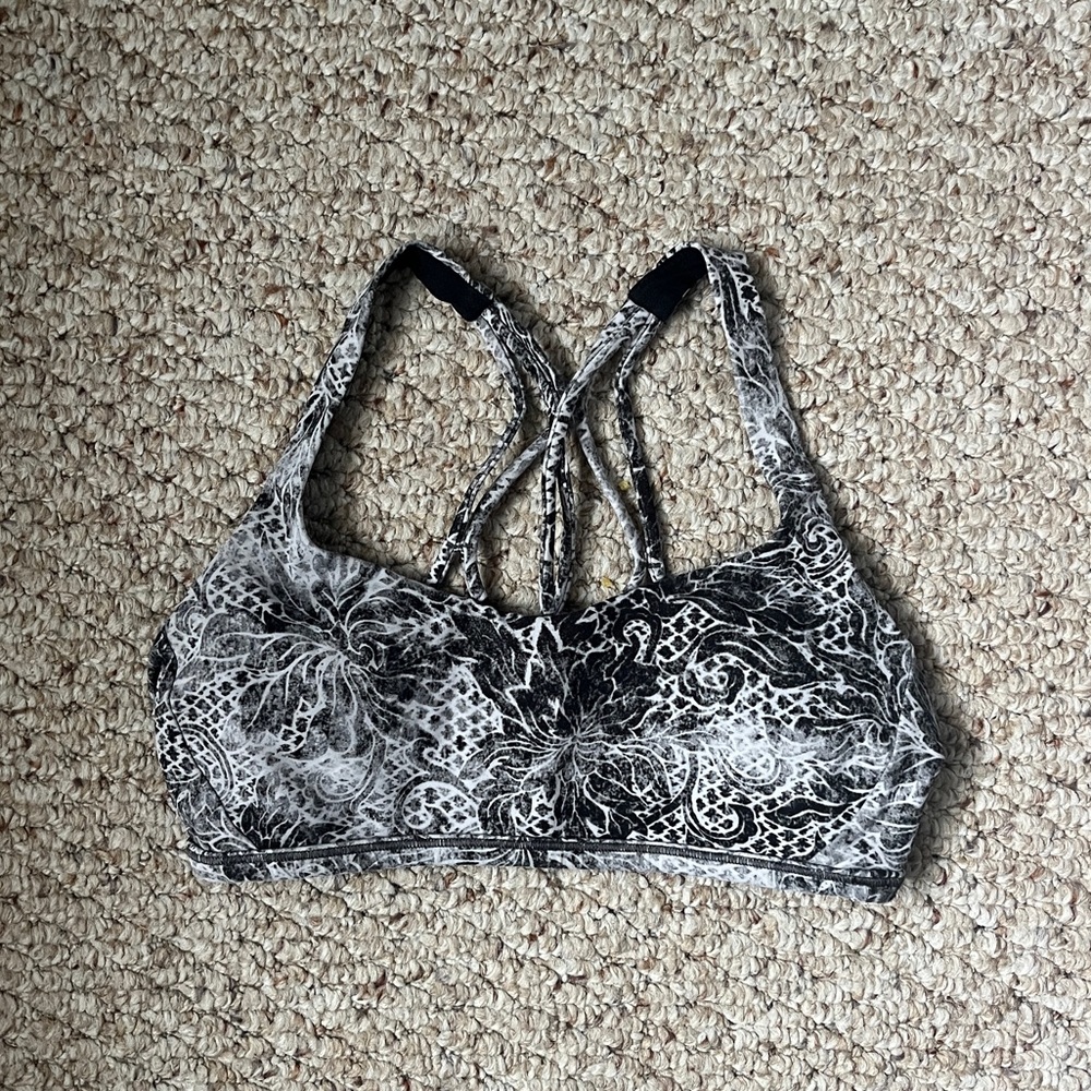 Lululemon Free To Be Bra